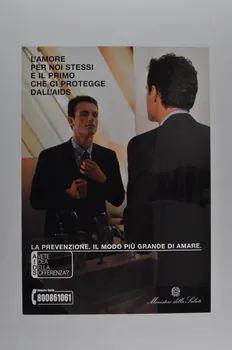 Ministero Della Salute affiche Affiche "L'amore per noi stessi è il primo che ci protegge dall'AIDS / La prevenzione, il modo piu grande di amare" (homme) (L'amour pour nous mêmes est la première chose qui nous protège du sida / La prévention, la meilleure façon d'aimer) Italie 2003 2003.120.2 Photo Mucem