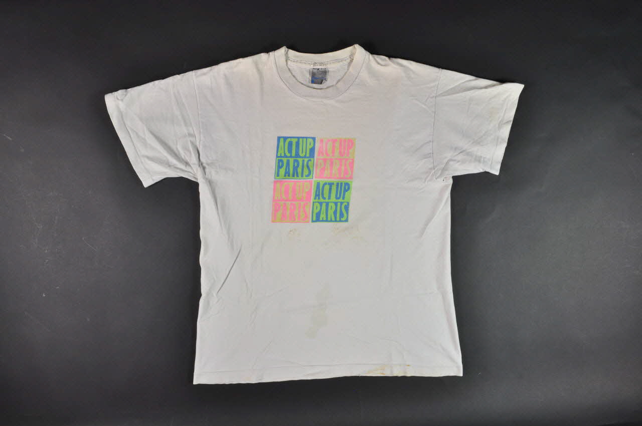 tee-shirt T shirt Act Up Paris 2003.121.1 Photo Mucem