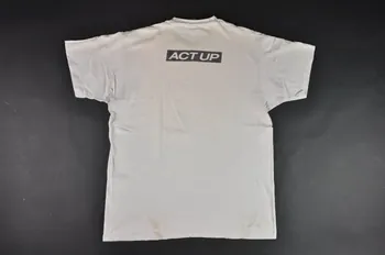 tee-shirt T shirt  "Activistas Latinos contra el sida" 2003.121.3  Photo Mucem
