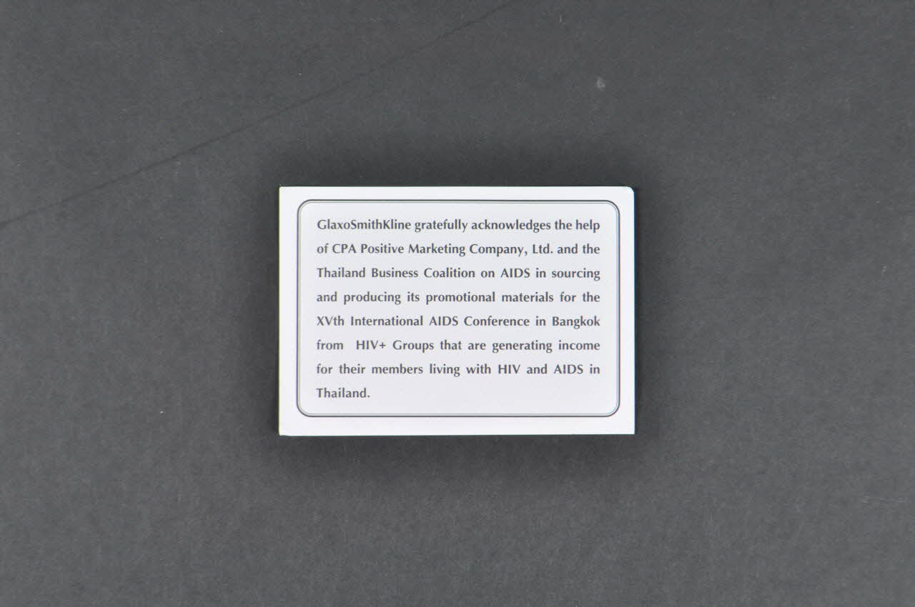 Glaxo Smith Kline Pochette à mettre autour du cou "Your pocket Thai Phrase Guide" International 2004 2004.204.149.3 Photo Mucem