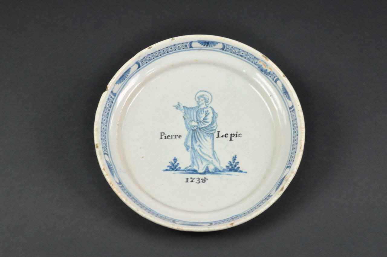 assiette plate France 1738 1954.21.6 Photo Mucem