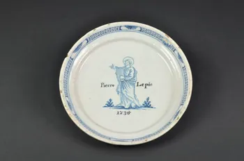 assiette plate France 1738 1954.21.6 Photo Mucem