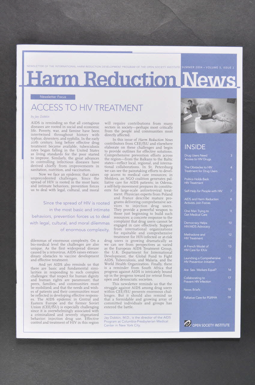 Open Society ,International Harm Reduction revue "Harm reduction News" , été 2004, volume 5, n° 2 (Nouvelles de la réduction des risques) International 2004 2004.204.19 Photo Mucem