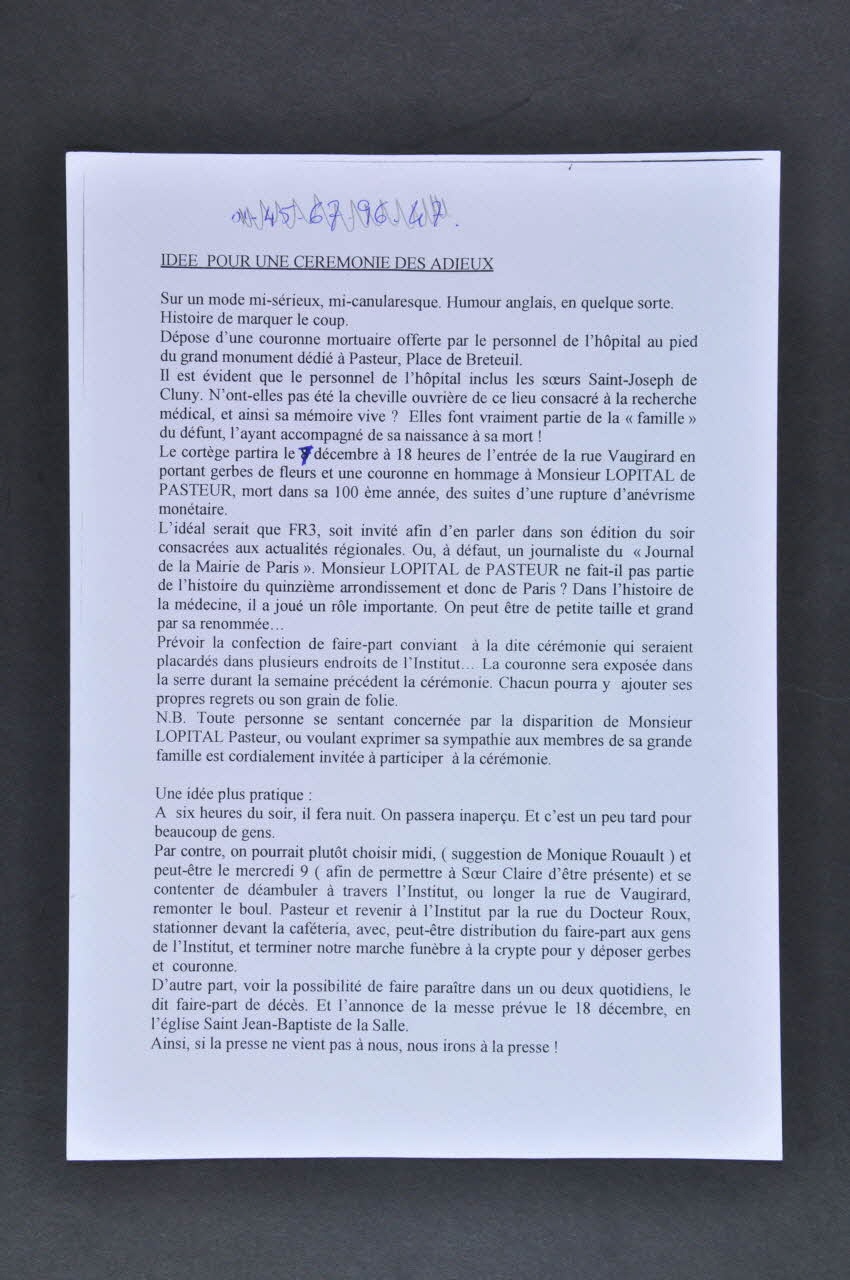 Hôpital Pasteur - Personnel et malades Texte de soignant "Idée pour une cérémonie des adieux" France 1999/12 2003.123.20 Photo Mucem