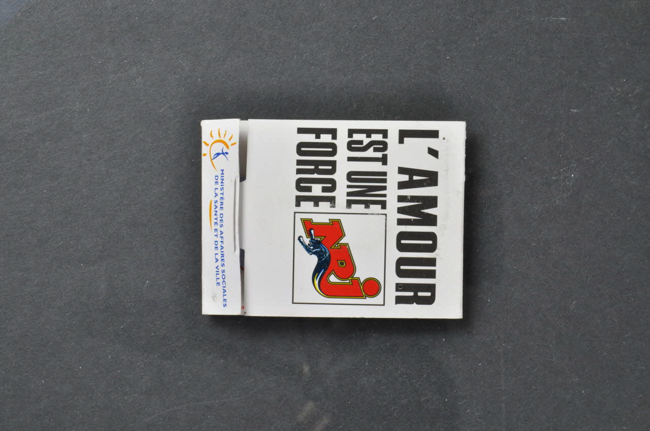 Préservatif "L'amour est une force" 2003.125.121 Photo Mucem