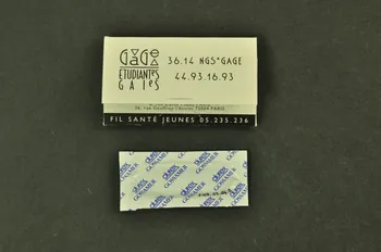 Gage Etudiant(E)S Gai(E)S, Fil Santé Jeunes, Le Emballage de préservatif "Garçons entre eux. Désir, amour et sexualité" France 1998 2003.125.124.1-2 Photo Mucem