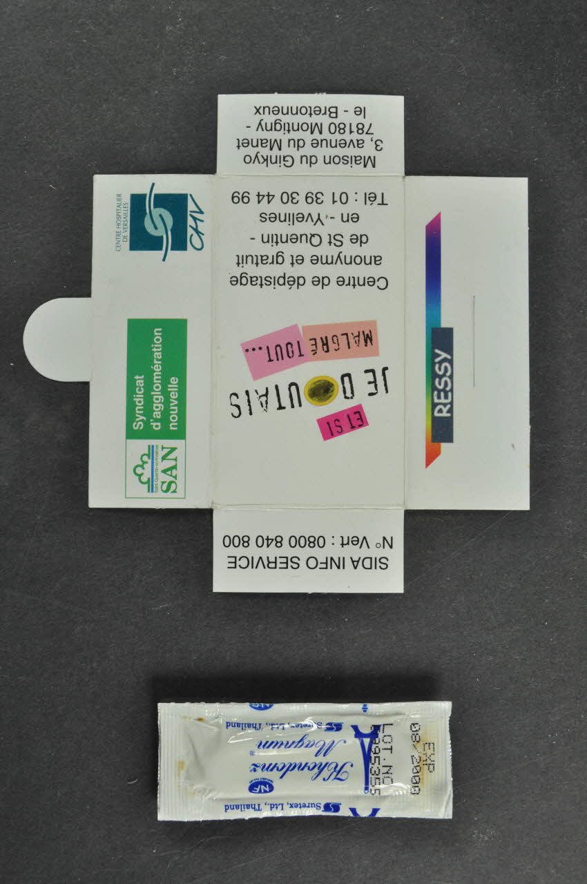 Centre De Dépistage Anonyme Et Gratuit De St Emballage de préservatif "Et si je doutais malgré tout" France 2000 2003.125.135.1-2 Photo Mucem
