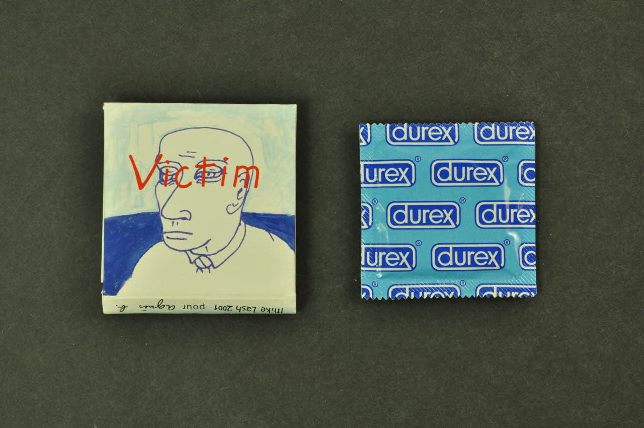 agnès b. Emballage de préservatif "Host/ Victim/ Smart" France 2001 2003.125.136 Photo Mucem