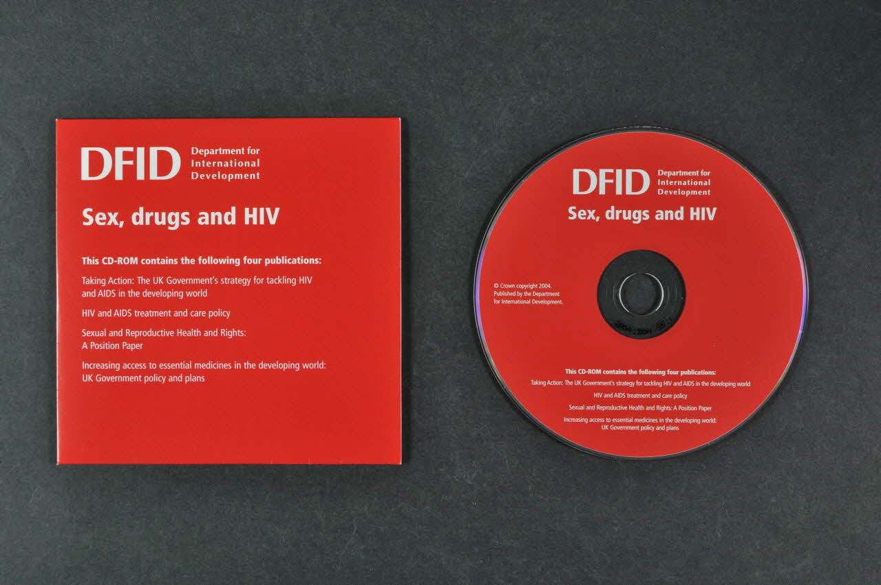 Department For International Development CD-ROM "Sex, drugs and HIV" (Sexe, traitements et VIH) Grande Bretagne 2004 2004.204.55.1-2 Photo Mucem