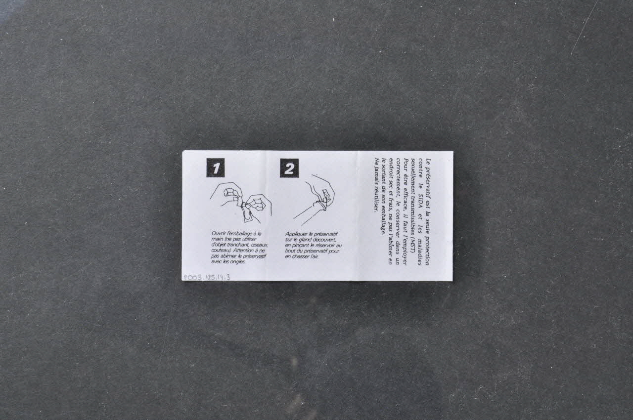 Ville De Romainville, Afls notice Emballage de préservatif  "Si t'es rock, protège ta banane" Île-de-France, France 1998 2003.125.14.3 Photo Mucem