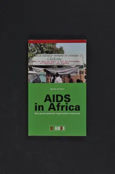 Aides, Réseau Afrique 2000 livre "AIDS in Africa. Non-governemental organization responses" (Le sida en Afrique. La réponse d'une organisation non gouvernementale) Afrique 2004 2004.204.68  Photo Mucem