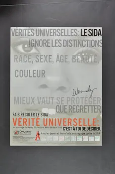 Onusida affiche "Vérités universelles : le sida ignore les distinctions race, sexe, âge, beauté, couleur" International 1999 2003.125.173 Photo Mucem