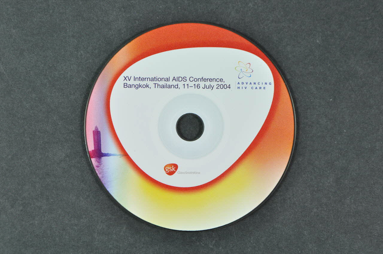 Glaxosmithkline CD-ROM "Advancing HIV Care" (Avancer dans le traitement du VIH) International 2004 2004.204.79 Photo Mucem