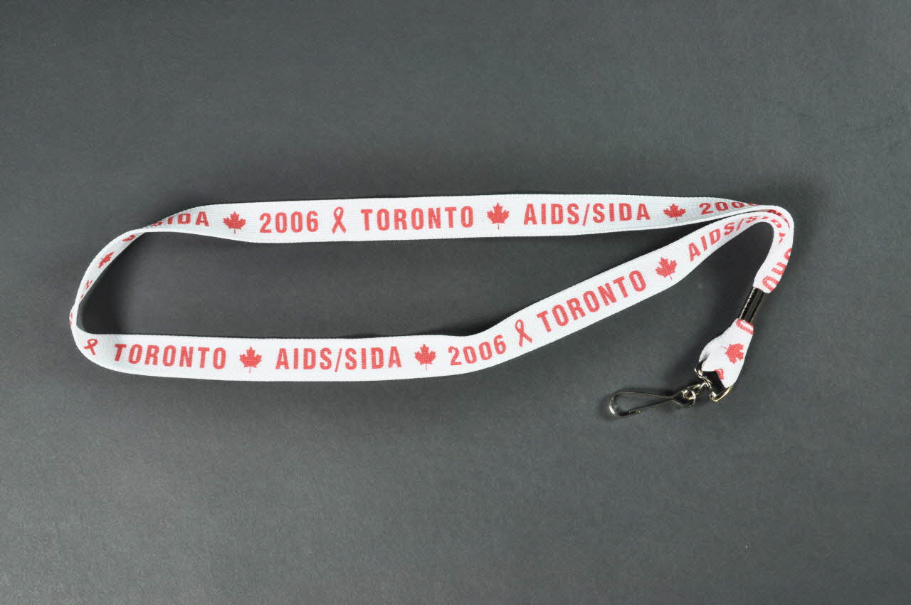 Aids 2006 Toronto Local Host Secretariat porte-clef AIDS SIDA Toronto 2006 International 2004 2004.204.86.1-2 Photo Mucem