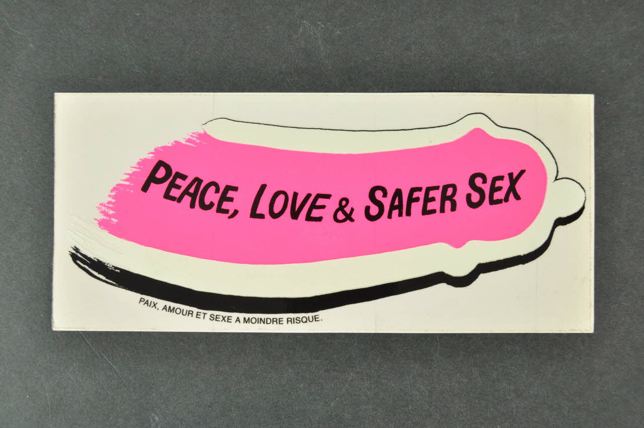 autocollant "Peace, love and safer sex"/  "Paix, amour et sexe à moindre risque" 2003.125.258 Photo Mucem