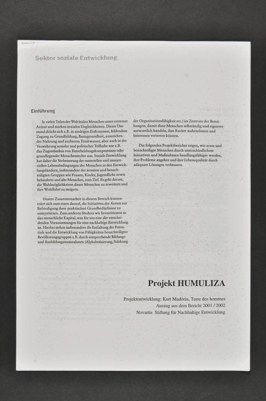 Tiré à part Projekt Humuliza" (Projet HUMULIZA // Développement de projet : Kurt Madorin, Terre des hommes // Extrait du rapport 2001/2002 // Fondation Novartis pour un développement durable) Lorraine, France 2002 2004.205.59 Photo Mucem