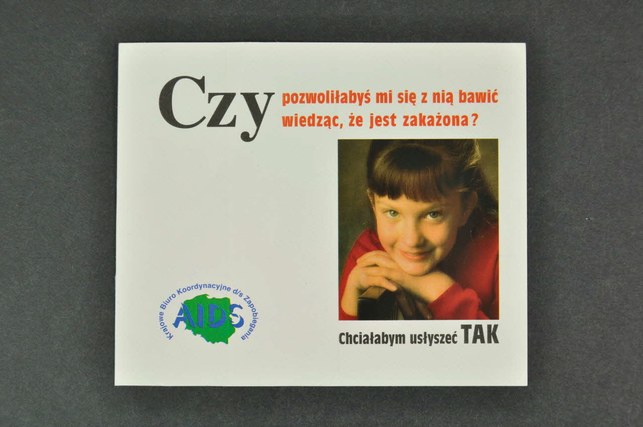 autocollant "Czy" (tête de fillette) 2003.125.322 Photo Mucem