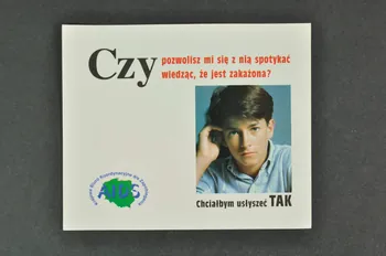 autocollant "Czy" (tête de garçonnet) 2003.125.323 Photo Mucem