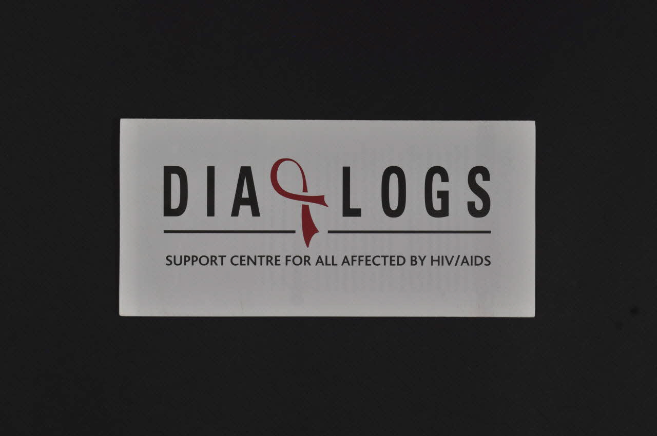 Dia + Logs Dépliant "DIA LOGS Support centre for all affected by HIV/AIDS" (Dialogs. Centre de soutien pour toutes les personnes affectées par le VIH et le sida) Lettonie 2005 2005.180.15 Photo Mucem