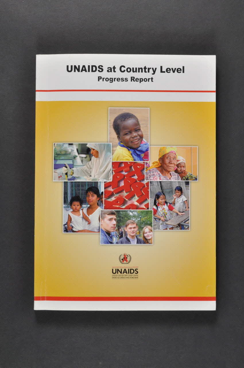 Onusida BROCHURE International 2004 2004.206.1 Photo Mucem