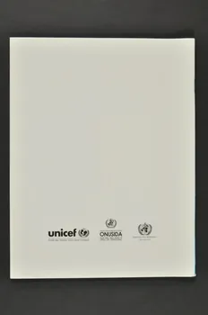 Onusida BROCHURE "Les jeunes et le VIH/Sida. Une solution à la crise" Lorraine, France 2002 2004.206.15 Photo Mucem