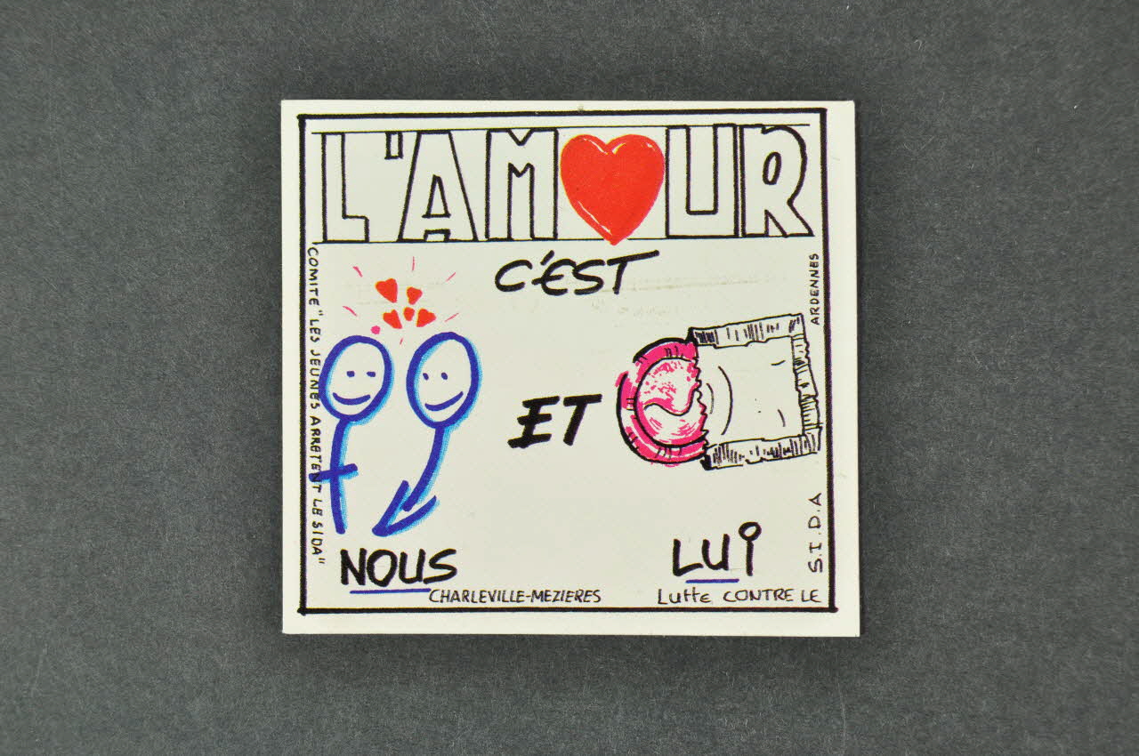 autocollant "L'amour, c'est nous et lui" 2003.125.346 Photo Mucem