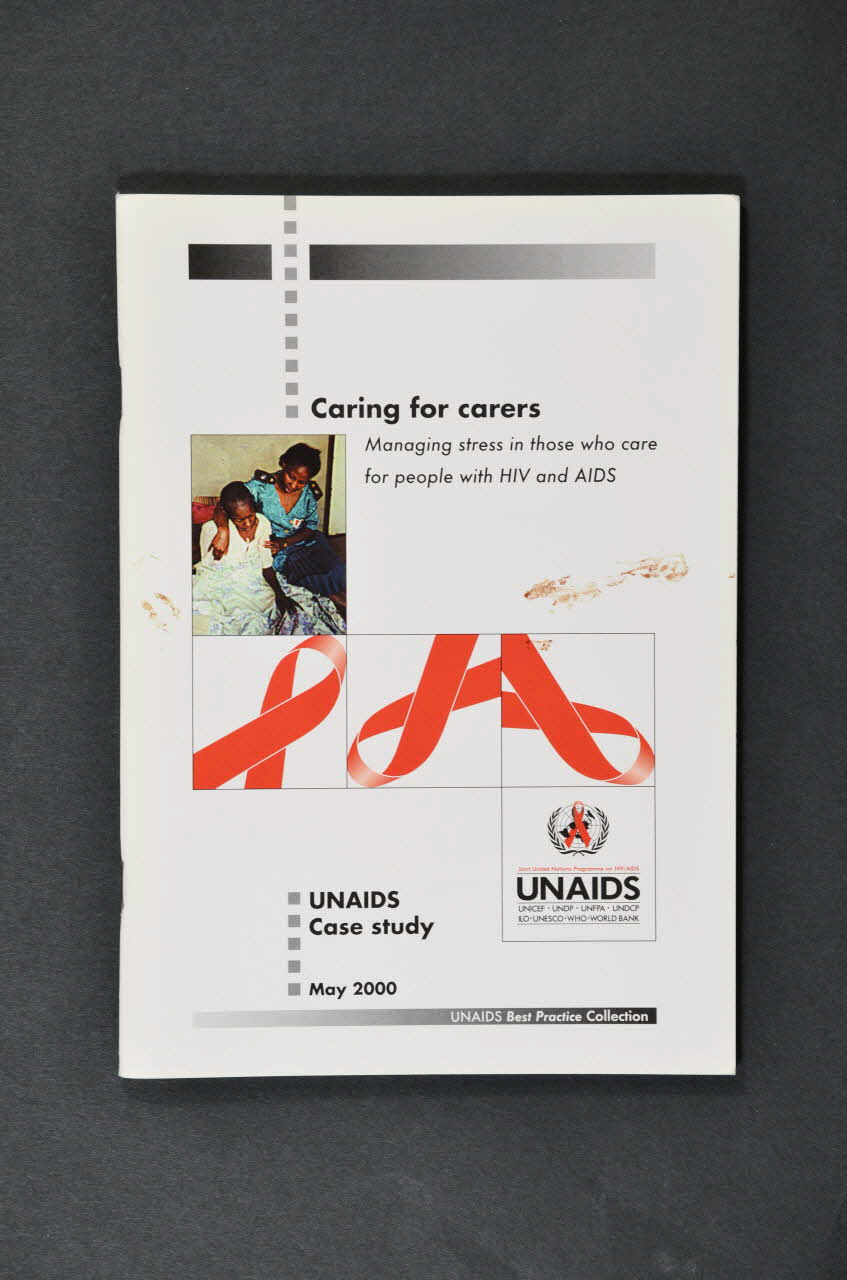 Onusida BROCHURE Caring for carers Lorraine, France 2000/5 2004.206.22 Photo Mucem
