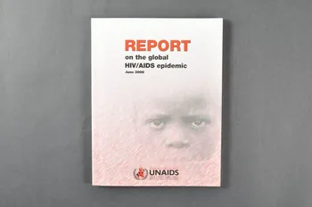 Onusida BROCHURE "Report on the global HIV/AIDS epidemic" (Rapport sur la pandémie de VIH/SIda) Lorraine, France 2000/6 2004.206.25  Photo Mucem