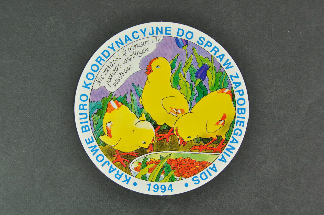 Krajowe Biuro Koordynacyjne Do Spraw Zapobiegania autocollant poussins Pologne 1994 2003.125.361 Photo Mucem