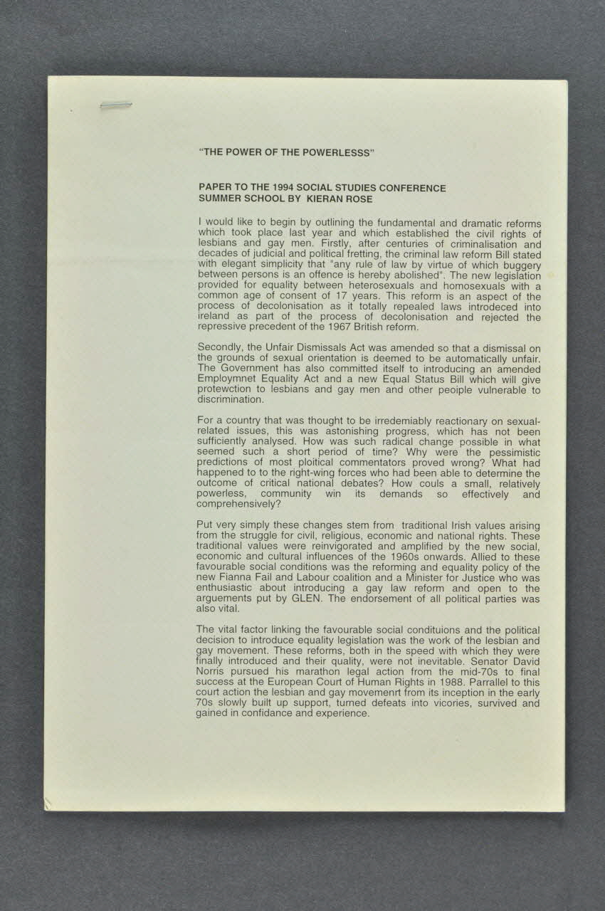 Gay And Lesbian Equality Network (Glen) document "The power of the powerless". Paper to the 1994 Social studies conference summer school by Kieran Rose" (Le pouvoir de ceux qui n'ont pas  le pouvoir) Irlande 1994 2005.182.28 Photo Mucem