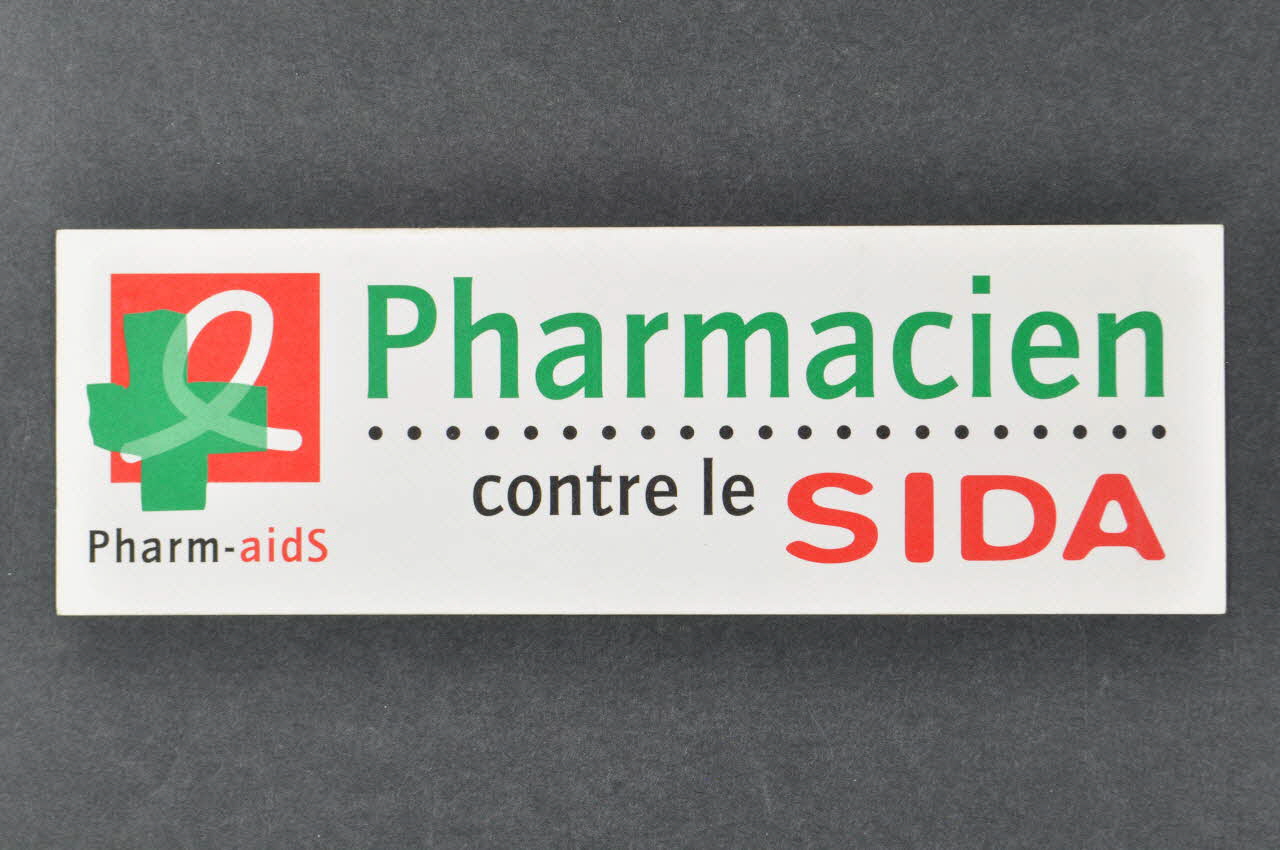 autocollant "Pharmacien contre le sida" 2003.125.373 Photo Mucem