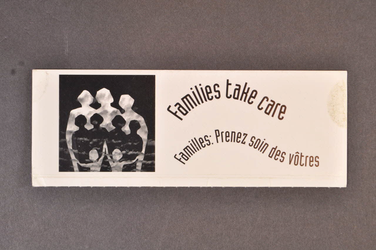Oms marque-page "Families take care/ Familles : prenez soin des votres International 1994 2003.125.378 Photo Mucem