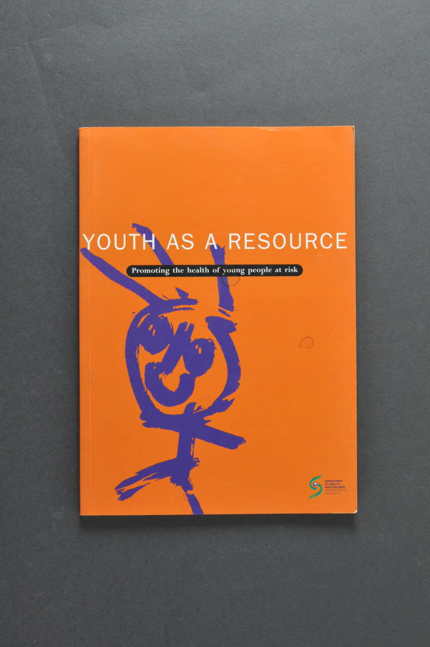 Department Of Health And Children Rapport "Youth as a resource. Promoting the health of young people at risk" (La jeunesse comme ressource. Promotion de la santé de jeunes dans une situation de risque) Irlande 1999 2005.182.37 Photo Mucem