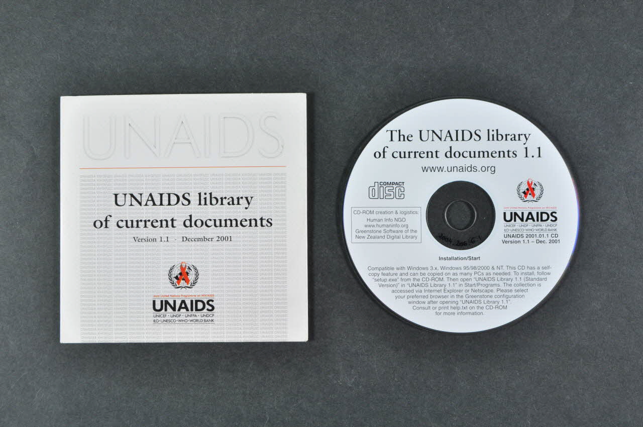 Onusida CD (compact disque) CD Unaids library of current documents Bibliothèque des documents de l'ONUSIDA) Lorraine, France 2001 2004.206.6.1-2  Photo Mucem