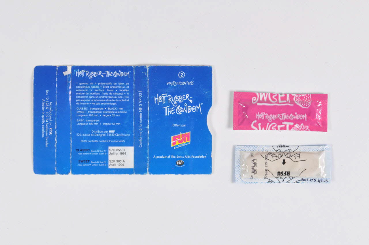 Aide Suisse contre le Sida / The Hot Rubber Company Préservatif "Hot Rubber- The Condom. (sans préservatifs) Lorraine, France 1999 2003.125.431.1-3 Photo Mucem