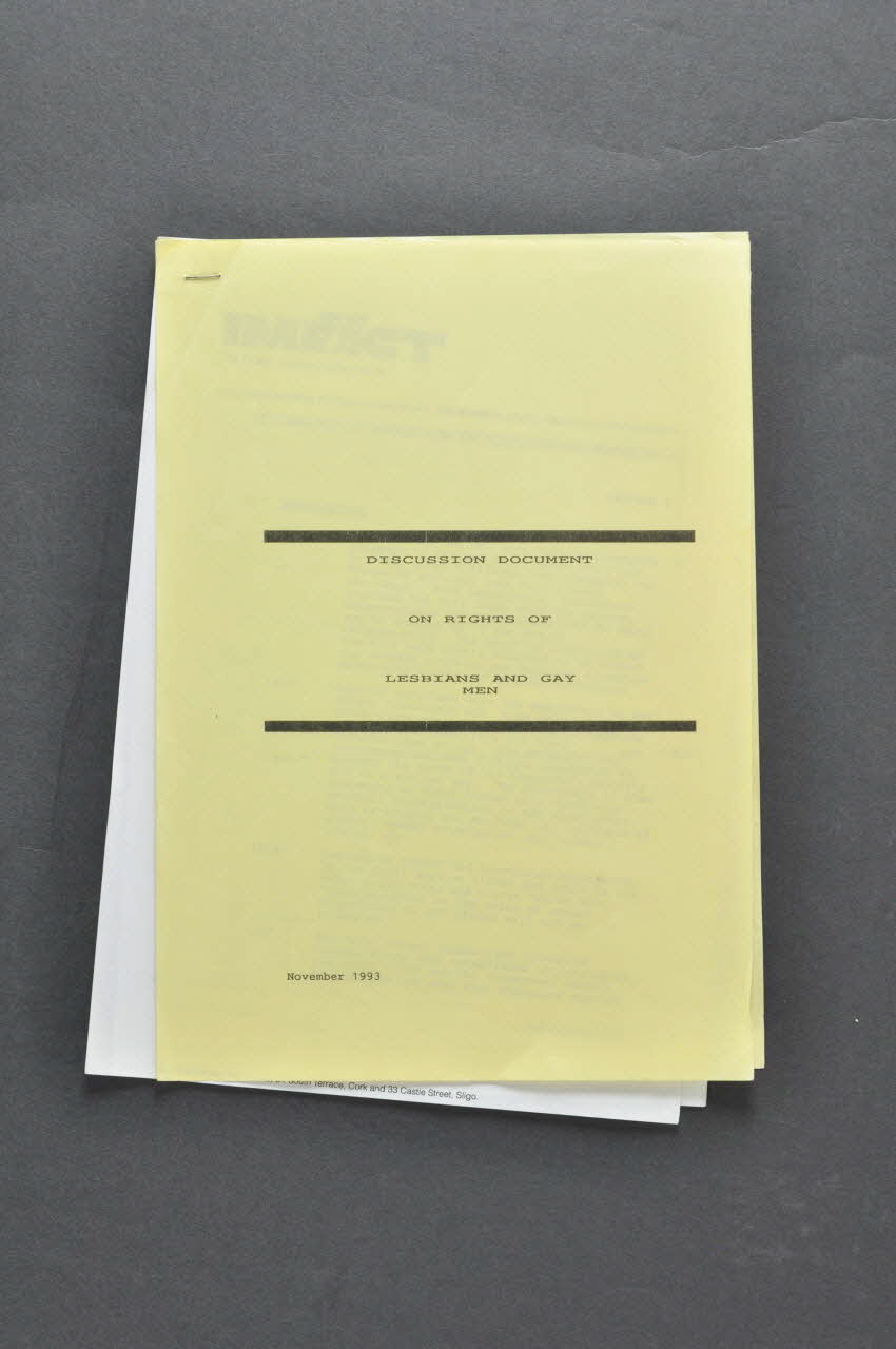Gay And Lesbian Equality Network (Glen), Public Rapport "Discussion document on rights of Lesbians and Gay men" (Document de discussion sur les droits des gays et des lesbiennes) Irlande 1993/11 2005.182.9 Photo Mucem