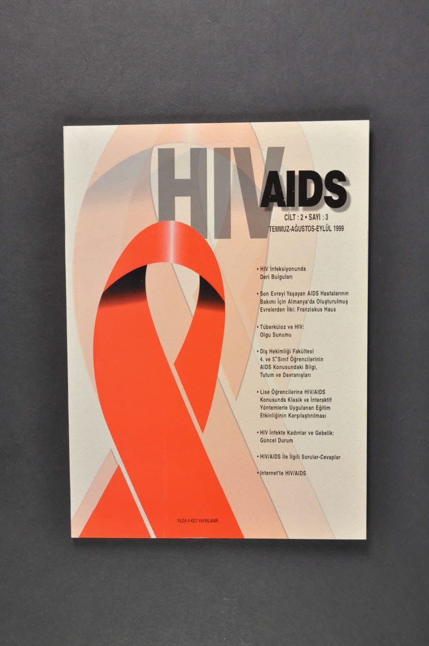 Hatam (Hacettepe Universitesi Markez Kampusu) revue "HIV AIDS", août 1999 (résumés en anglais) Turquie 1999 2005.185.1 Photo Mucem