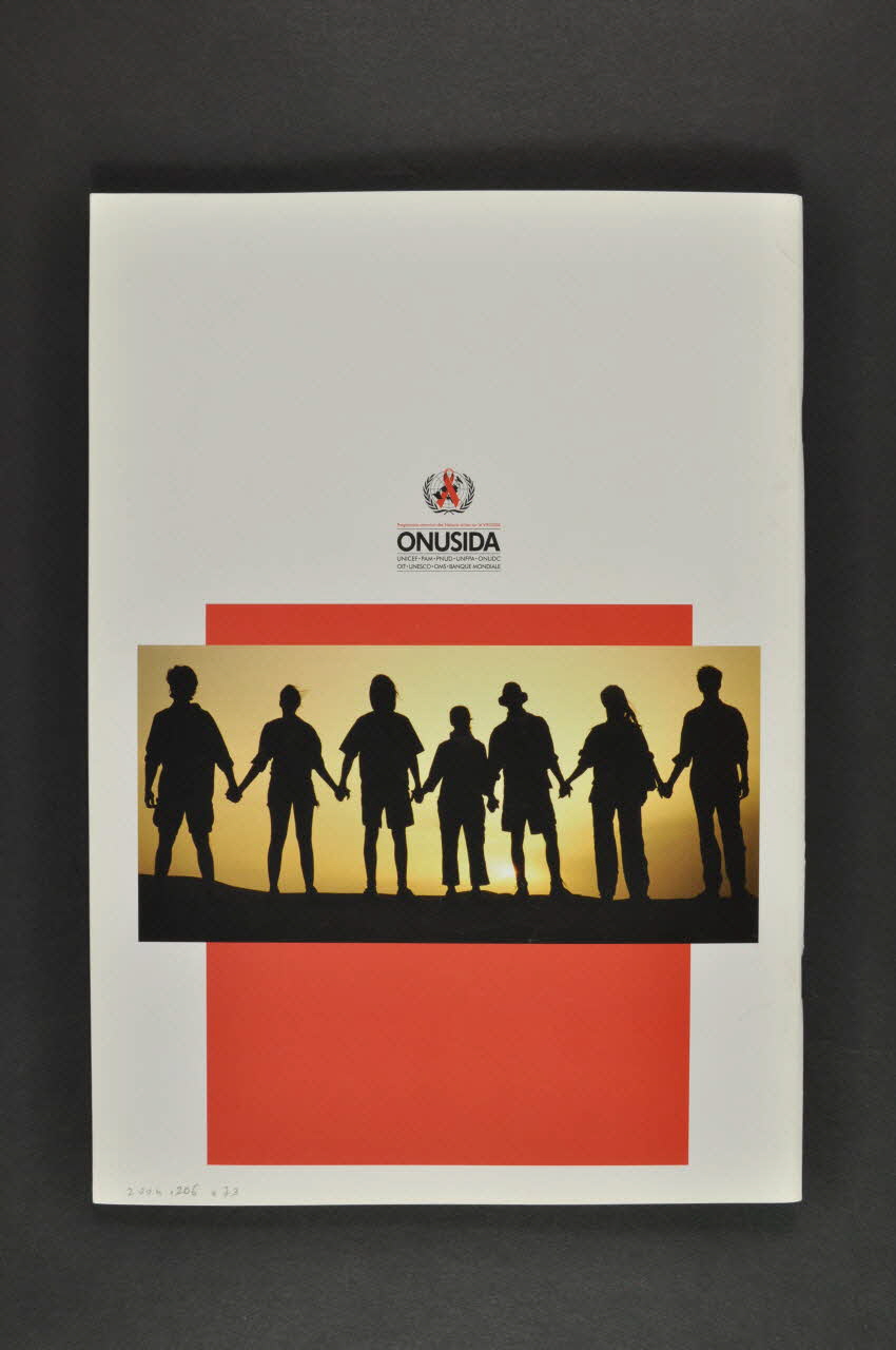 Onusida BROCHURE " Orientations pour demain : unifier et intensifier l'appui aux pays" Lorraine, France 2003 2004.206.73 Photo Mucem