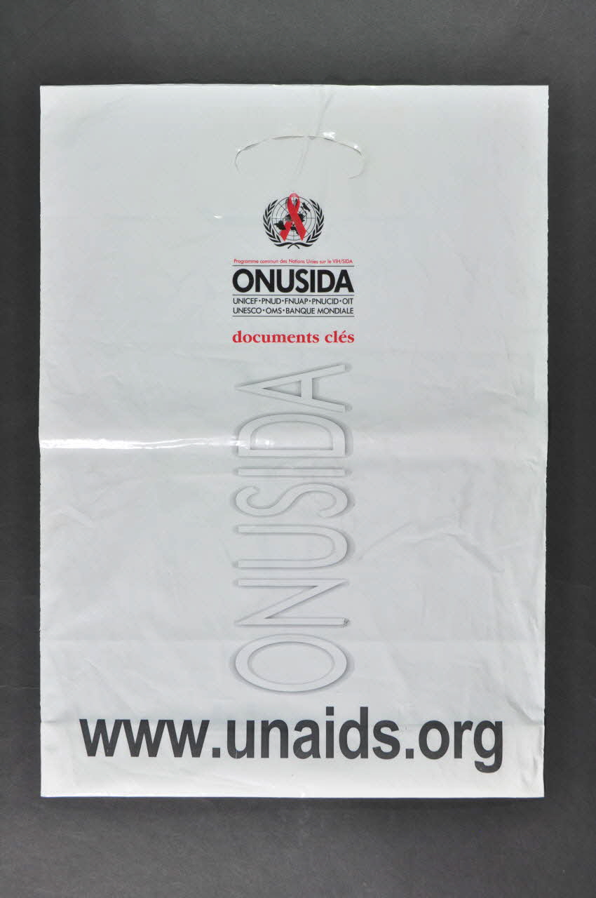 Onusida sac UNAIDS Lorraine, France 2004 2004.206.9 Photo Mucem