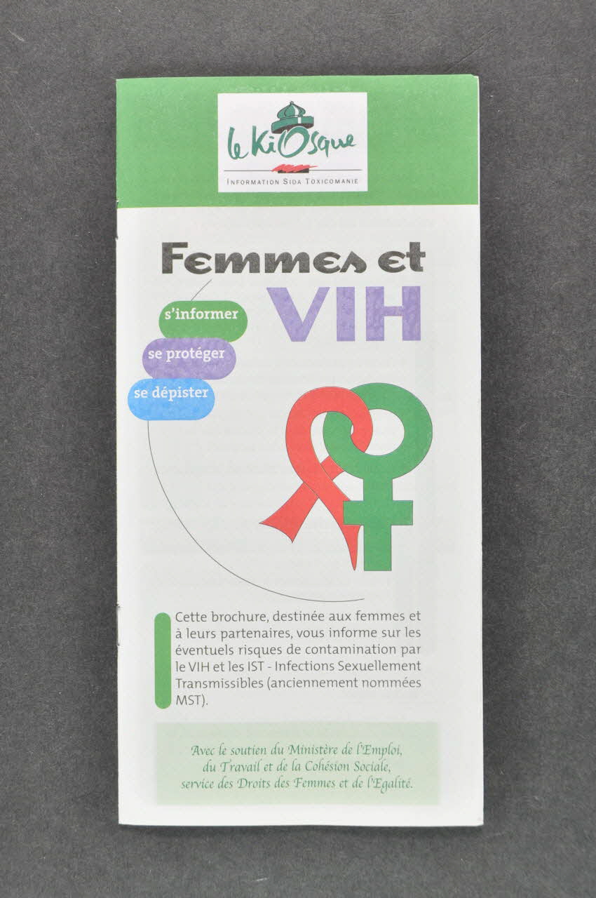 Fondation de France et la Fondation Levi Strauss Dépliant "Femmes et VIH" Île-de-France, France 2004 2004.207.104 Photo Mucem