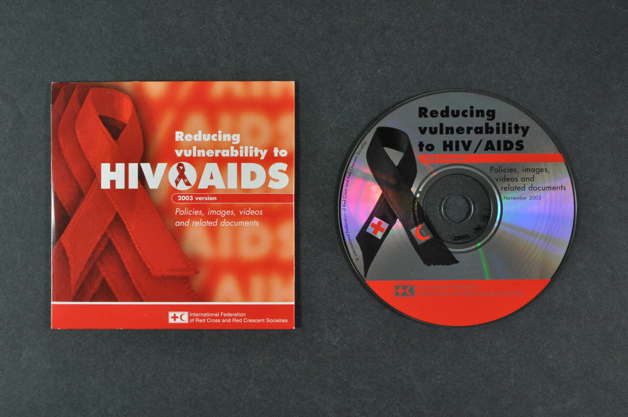 International Federation Of Red Cross And Red CD-ROM "Reducing vulnerability to HIV & AIDS" (Réduire la vulnérabilité au VIH/Sida) Turquie 2003 2005.186.15.1-2 Photo Mucem