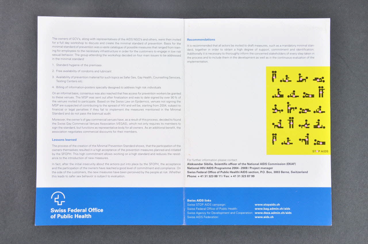 Office Fédéral De La Santé Publique Dépliant "How to create a mandatory minimum standard for HIV prevention un gay commercial venues" (Comment créer un standard minimum obligatoire pour la prévention du VIH dans les établissements commerciaux gays) Lorraine, France 2004 2004.207.107 Photo Mucem