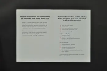 The Hiv/Aids Impact On Education Clearinghouse Dépliant "Information makes a difference" (L'information fait la différence) International 2004 2004.207.108  Photo Mucem