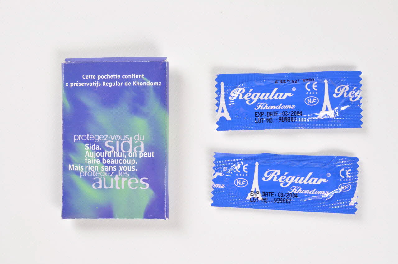 Secrétariat D'etat à La Santé Et à L'action sociale et Comité Français d'Education pour la Santé Préservatif "Protégez-vous du sida, protégez les autres". Campagne Aujourd'hui, on peut faire beaucoup. mais rien sans vous." France 2004 2003.125.477.1-3 Photo Mucem