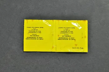 Suretex Etui de préservatif Etui de préservatif Suretex jaune Angleterre 1994 2003.125.500 Photo Mucem