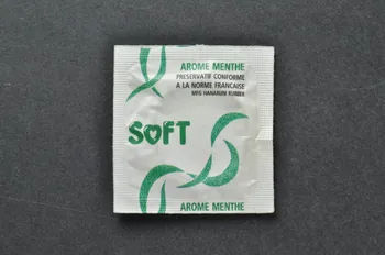 Ansell préservatif "Soft. Arôme Menthe" France 2000 2003.125.510  Photo Mucem