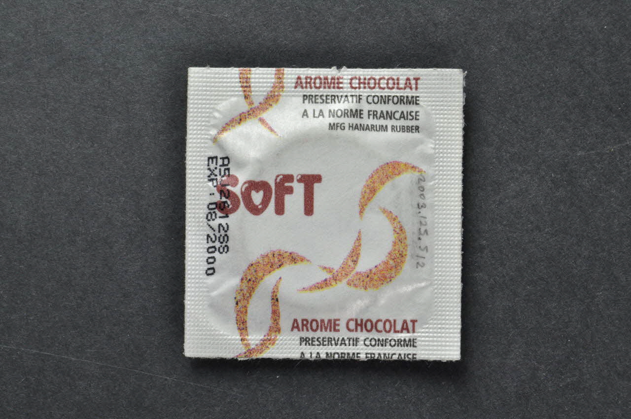 Ansell Préservatif "Soft. Arôme Chocolat" France 2000 2003.125.512 Photo Mucem