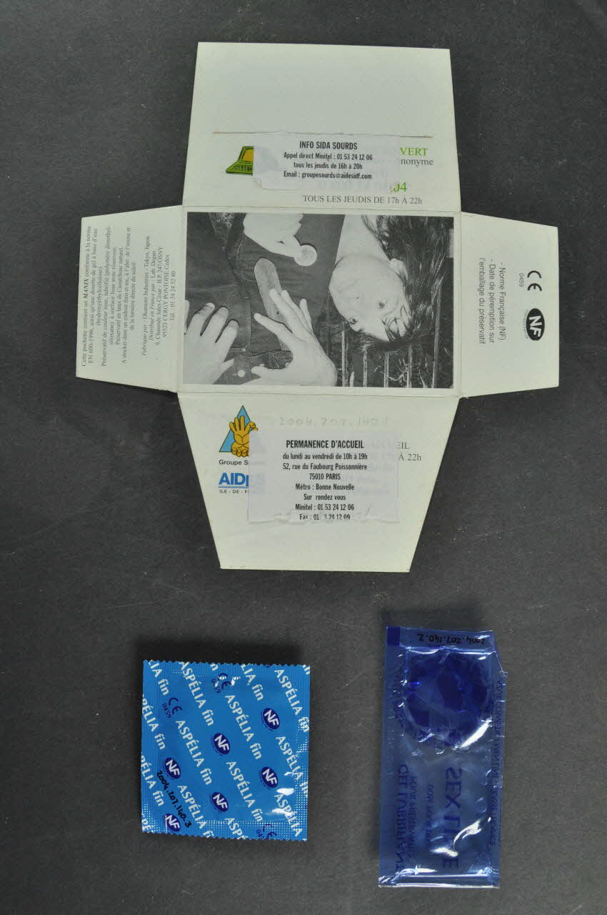 Info Sida Sourds Préservatif femme et homme France 2004 2004.207.140.1-3 Photo Mucem