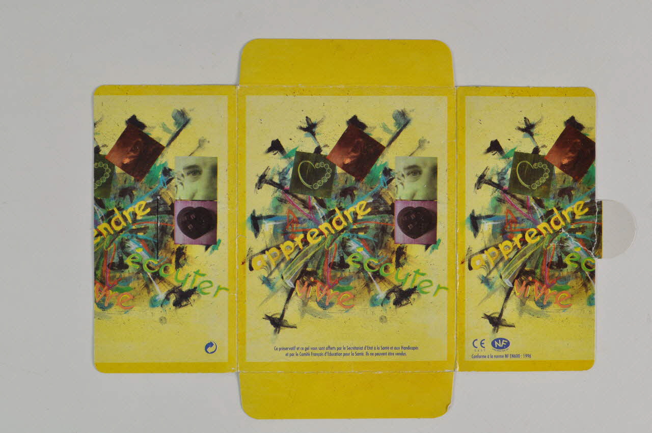 Etui de préservatif et gel "Ecouter, apprendre, vivre" (sans préservatif ni gel) 2003.125.528 Photo Mucem
