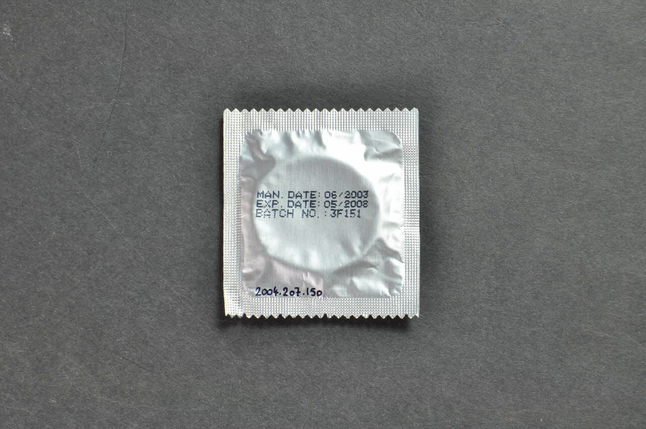 Ss Condom Enveloppe de préservatif Arménie 2004 2004.207.150 Photo Mucem